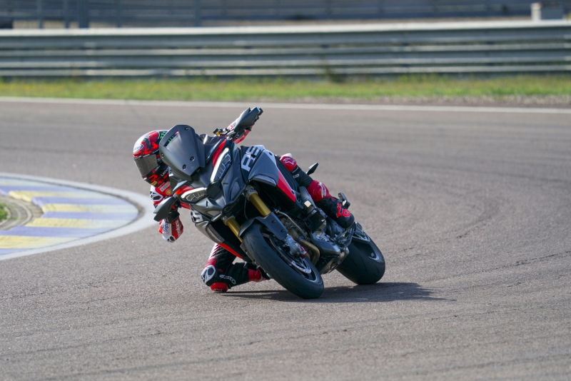 Ducati-Multistrada-V4-RS-2026-35