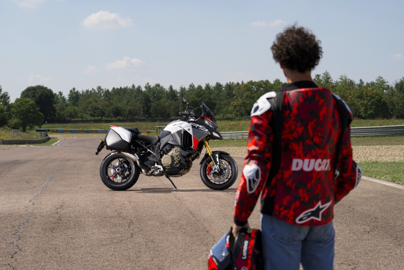 Ducati-Multistrada-V4-RS-2026-39