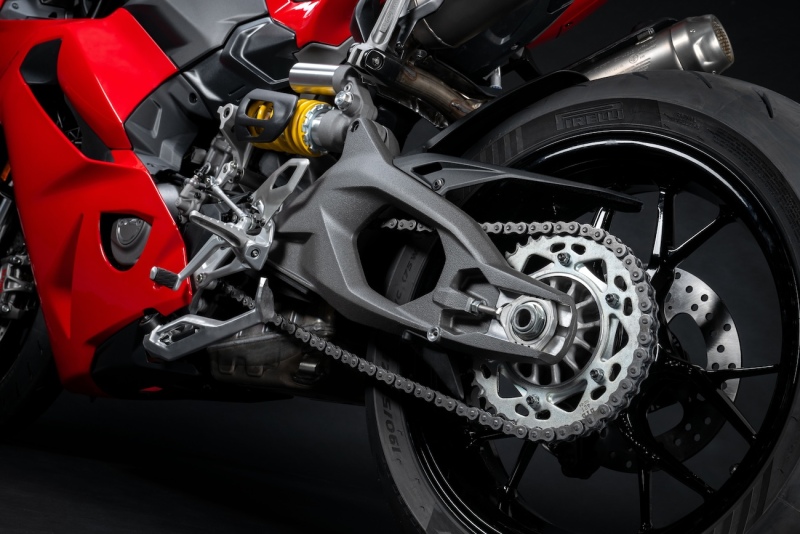 Ducati-Panigale-V2-2025-12