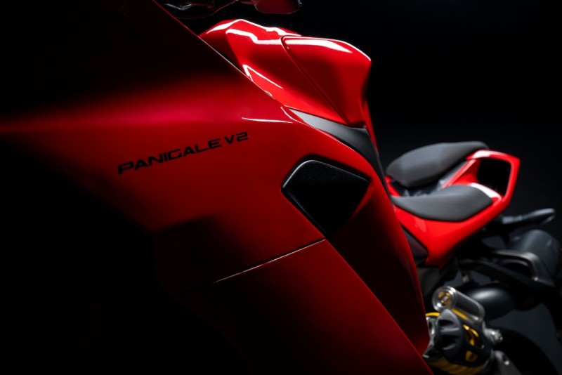 Ducati-Panigale-V2-2025-14