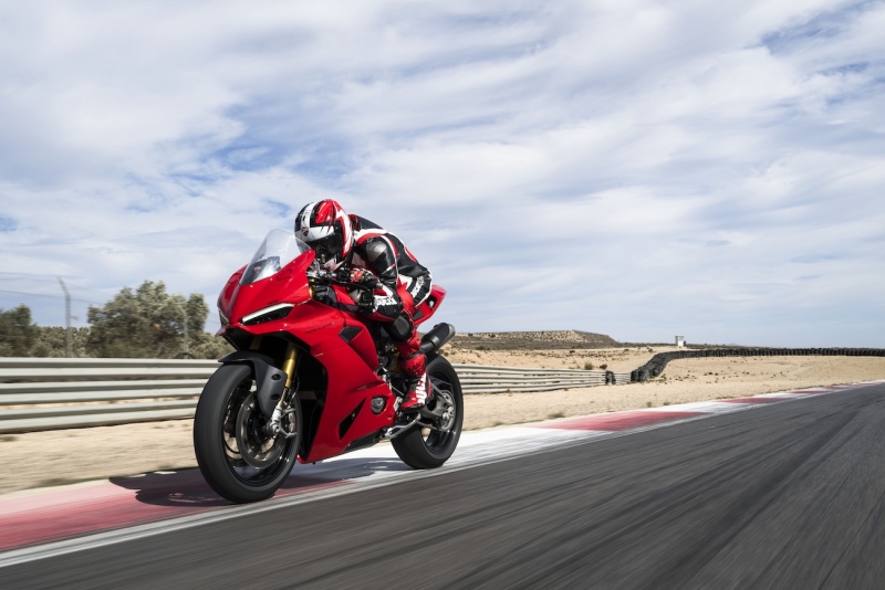 Ducati-Panigale-V2S-2025-4