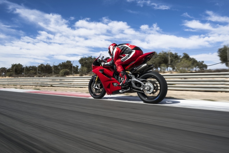 Ducati-Panigale-V2S-2025-5