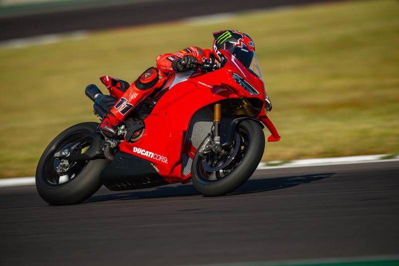 Ducati-Panigale-V4-R-2026-Nicolo-Bulega-10
