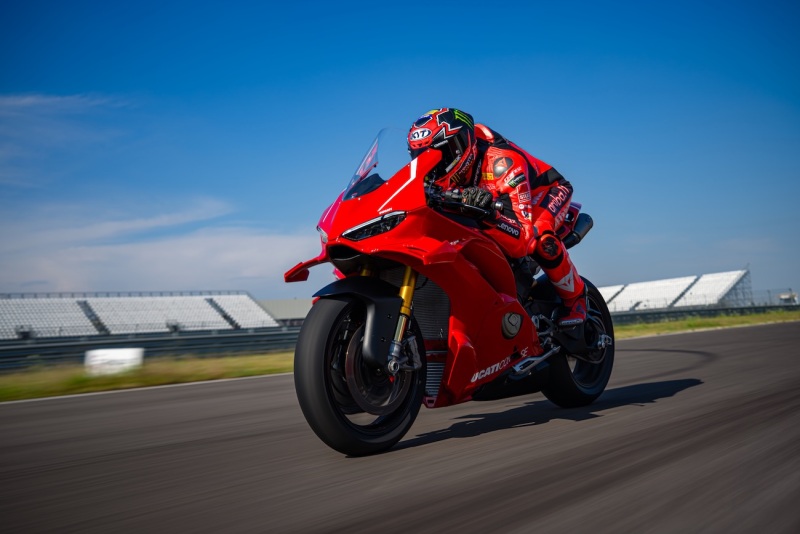 Ducati-Panigale-V4-R-2026-Nicolo-Bulega-15