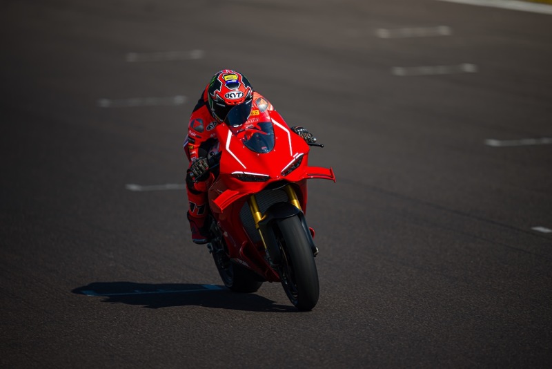 Ducati-Panigale-V4-R-2026-Nicolo-Bulega-16