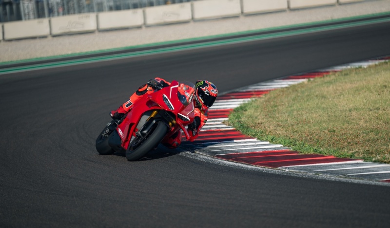 Ducati-Panigale-V4-R-2026-Nicolo-Bulega-5