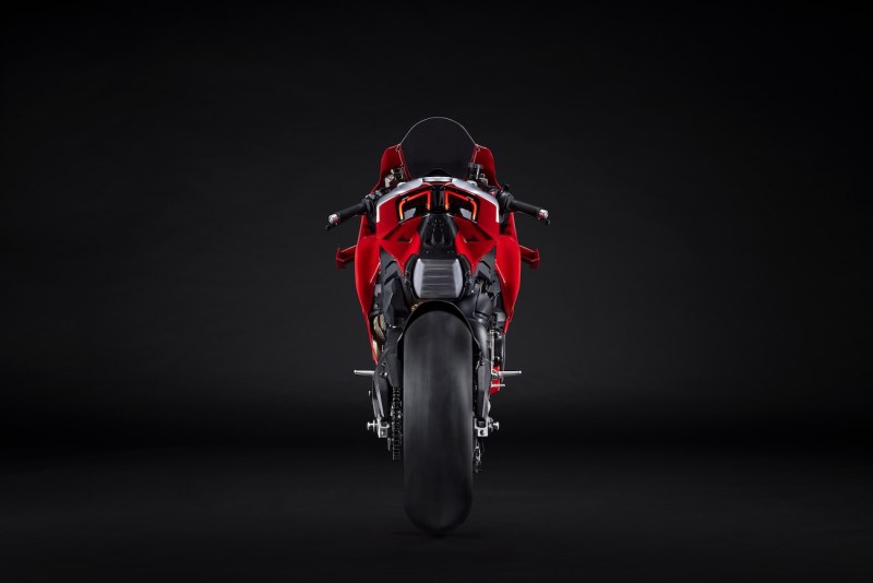 Ducati-Panigale-V4-R-2026-studio-1
