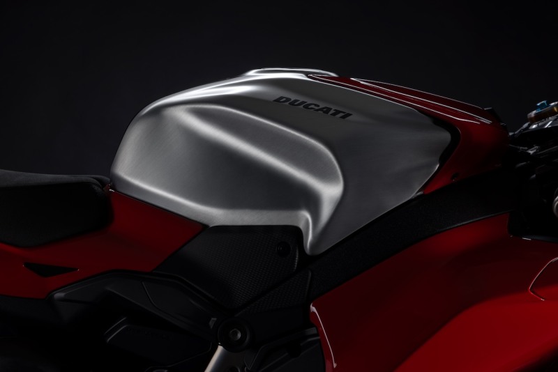 Ducati-Panigale-V4-R-2026-studio-11