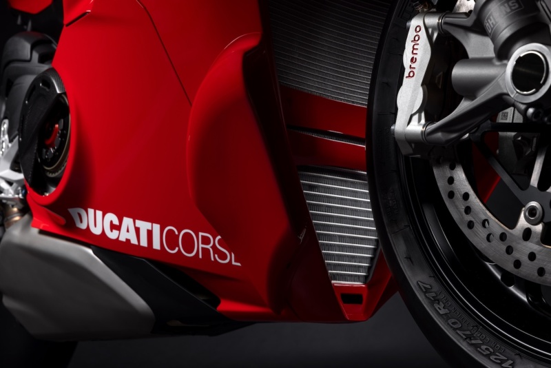 Ducati-Panigale-V4-R-2026-studio-12