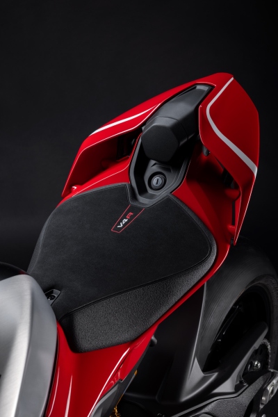 Ducati-Panigale-V4-R-2026-studio-19