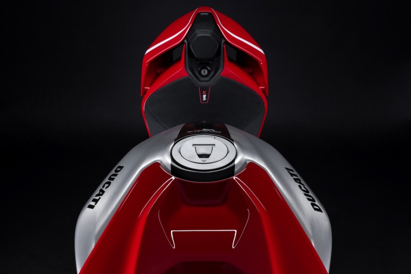 Ducati-Panigale-V4-R-2026-studio-2