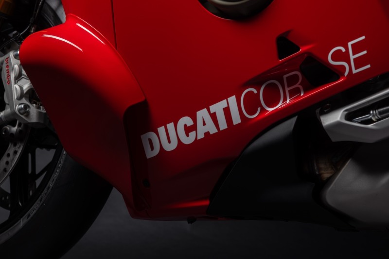 Ducati-Panigale-V4-R-2026-studio-21
