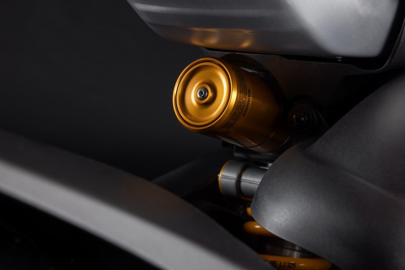 Ducati-Panigale-V4-R-2026-studio-24