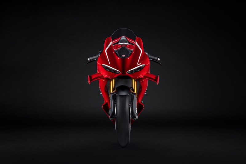Ducati-Panigale-V4-R-2026-studio-28