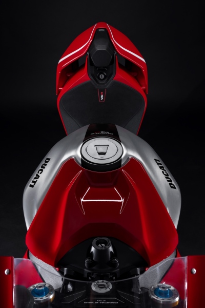 Ducati-Panigale-V4-R-2026-studio-30