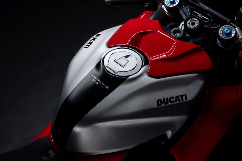 Ducati-Panigale-V4-R-2026-studio-7