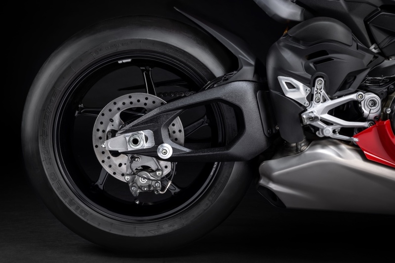 Ducati-Panigale-V4-R-2026-studio-9