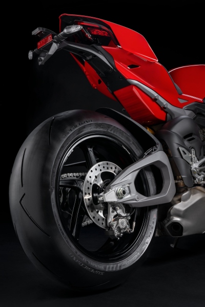 Ducati-Panigale-V4S-2025-17