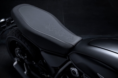 Ducati-Scrambler-Icon-Dark-2025-4