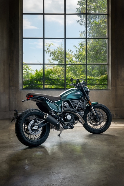 Ducati-Scrambler-Nightshift-Emerald-Green-2026-13