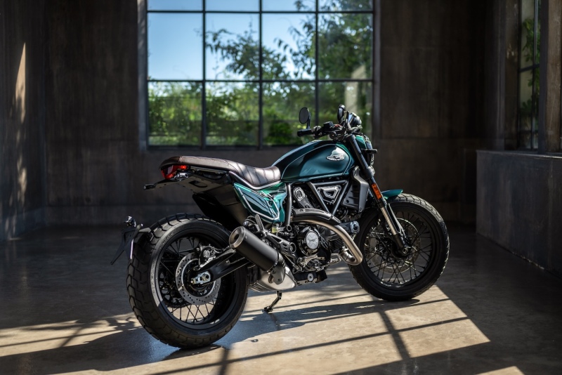 Ducati-Scrambler-Nightshift-Emerald-Green-2026-3