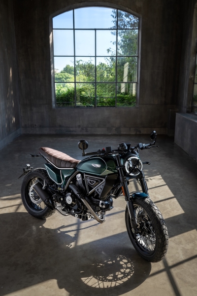 Ducati-Scrambler-Nightshift-Emerald-Green-2026-8