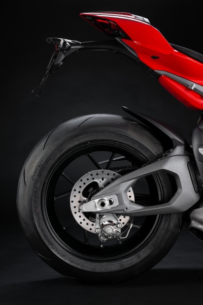 Ducati-Streetfighter-V4-2025-studio-12