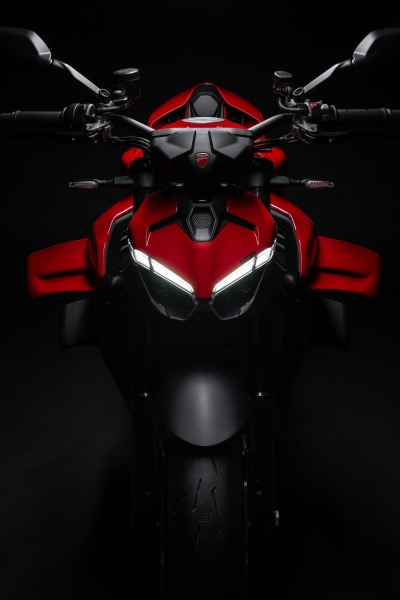 Ducati-Streetfighter-V4-2025-studio-19