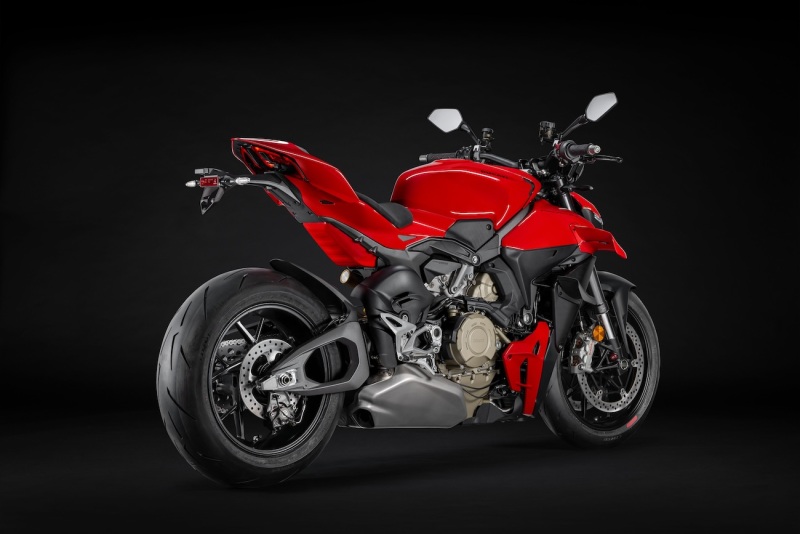 Ducati-Streetfighter-V4-2025-studio-2