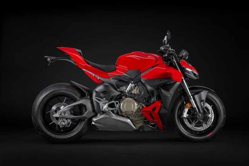 Ducati-Streetfighter-V4-2025-studio-4