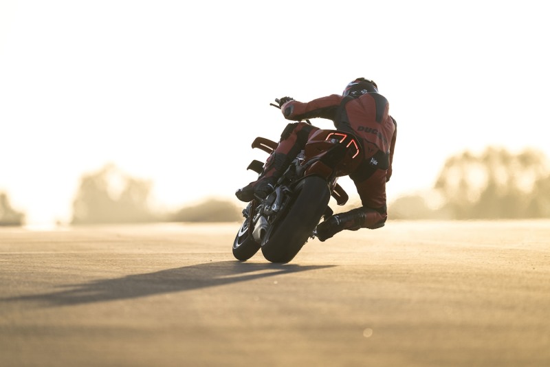 Ducati-Streetfighter-V4-S-2025-akcja-26