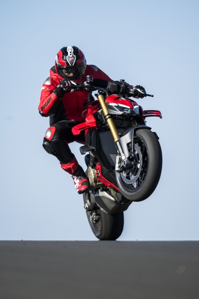 Ducati-Streetfighter-V4-S-2025-akcja-6