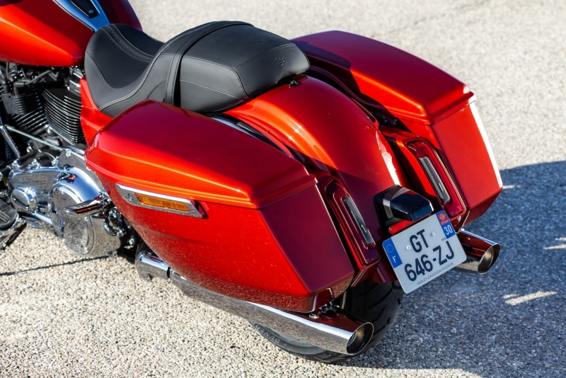 Harley-Davidson-HD_StreetGlide_WhiskeyFire_2024_032