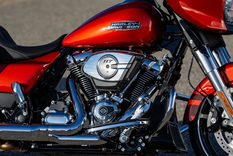 Harley-Davidson-HD_StreetGlide_WhiskeyFire_2024_034