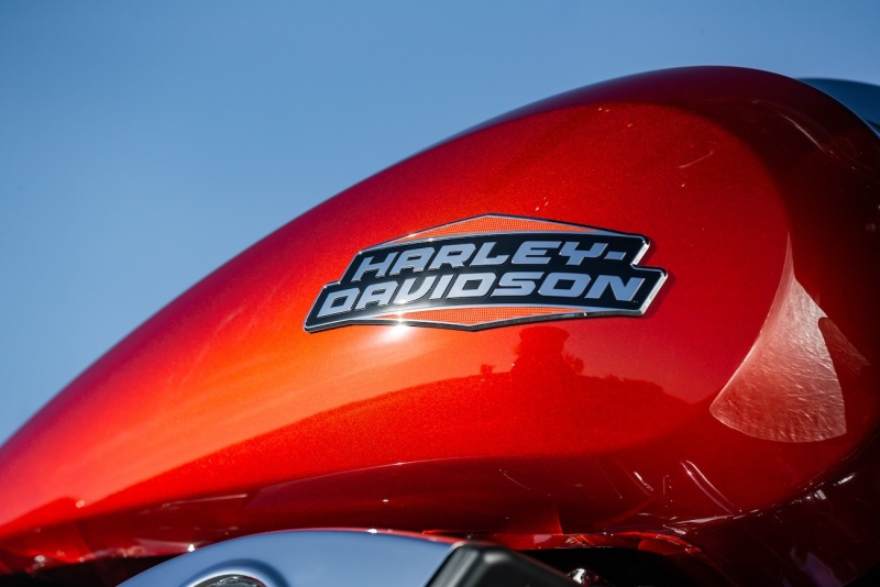 Harley-Davidson-HD_StreetGlide_WhiskeyFire_2024_038