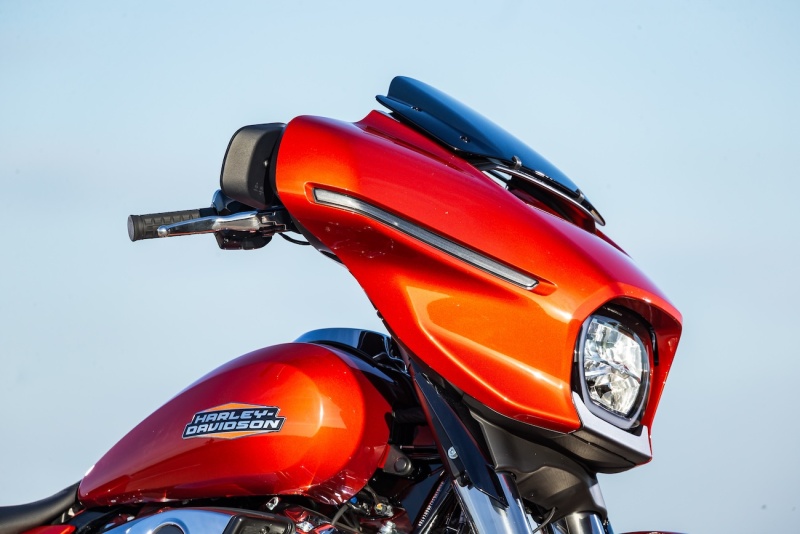 Harley-Davidson-HD_StreetGlide_WhiskeyFire_2024_043