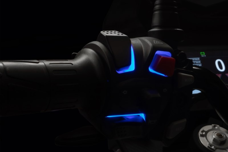 junak-rx-600-2025-studio-2