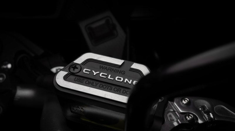 junak-rx-600-2025-studio-21