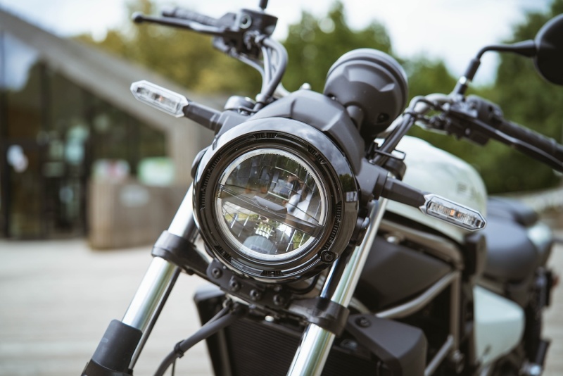 Kawasaki-Eliminator-500-2025-fot-Michal-Farbiszewski-15