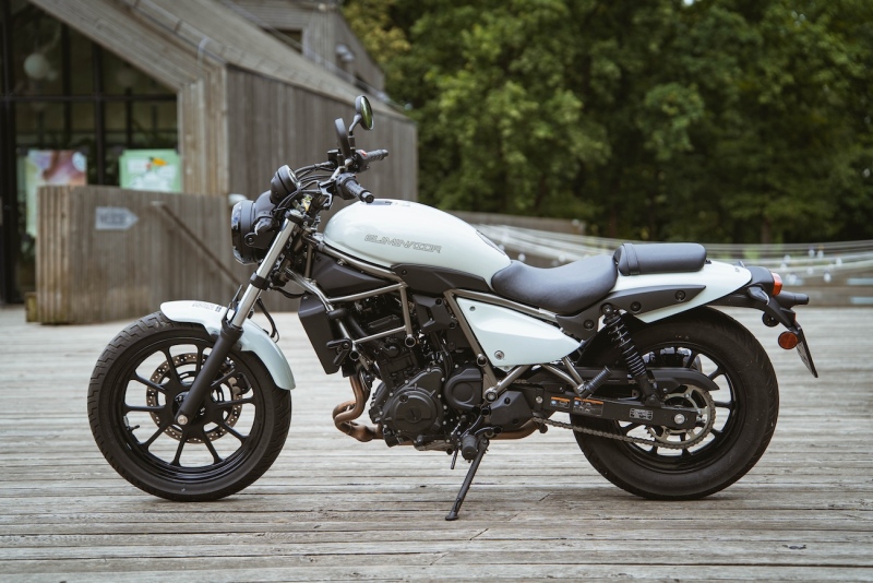 Kawasaki-Eliminator-500-2025-fot-Michal-Farbiszewski-22