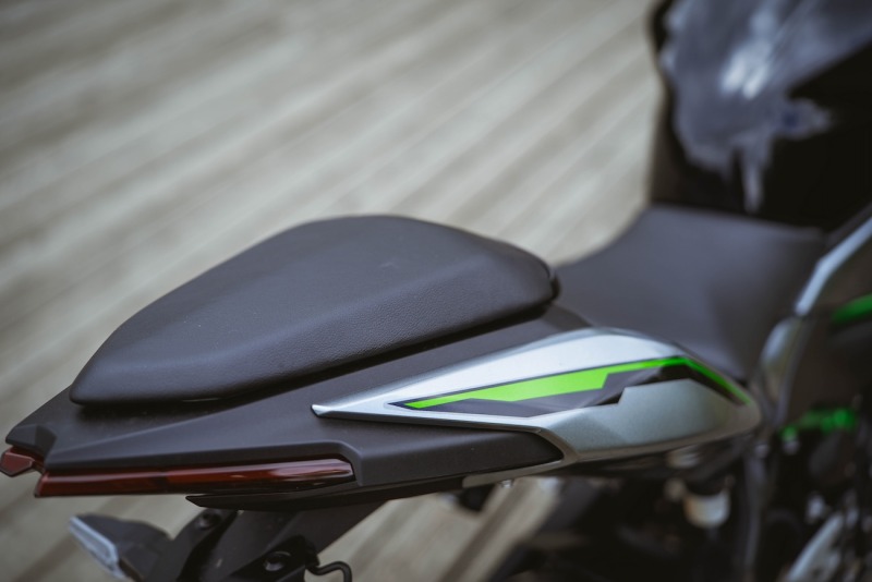 Kawasaki-Z500-2025-fot-Michal-Farbiszewski-14