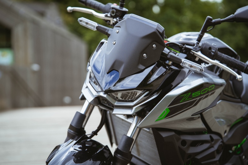 Kawasaki-Z500-2025-fot-Michal-Farbiszewski-15