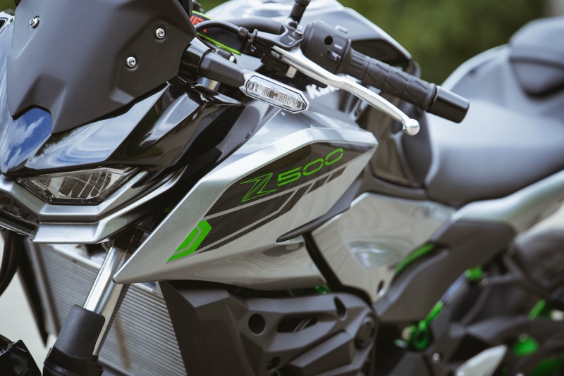Kawasaki-Z500-2025-fot-Michal-Farbiszewski-16