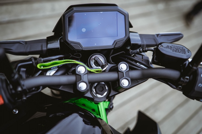 Kawasaki-Z500-2025-fot-Michal-Farbiszewski-18