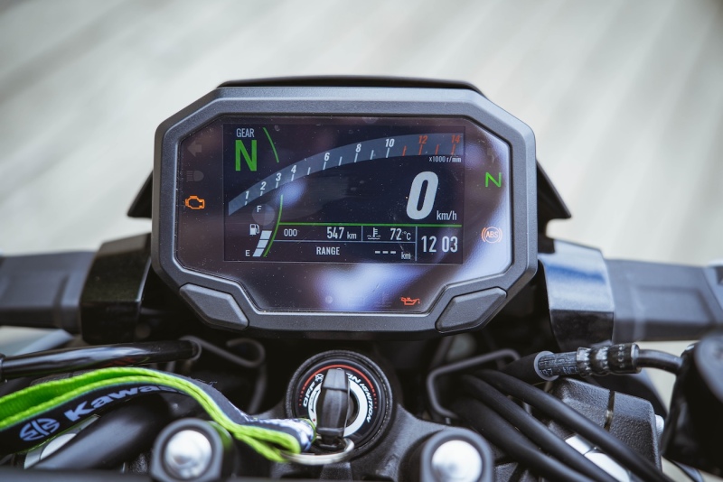 Kawasaki-Z500-2025-fot-Michal-Farbiszewski-20