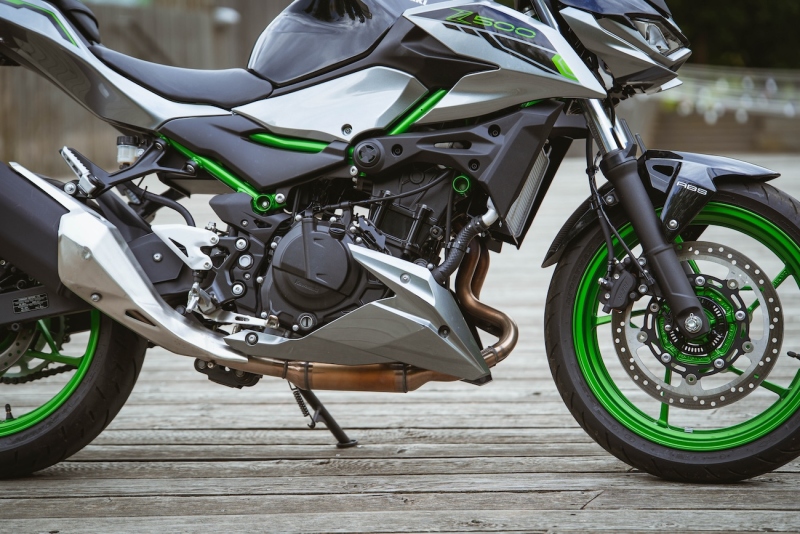 Kawasaki-Z500-2025-fot-Michal-Farbiszewski-5