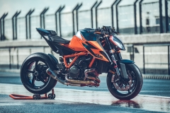 KTM-1290-SUPER-DUKE-R-LAUNCH-202017