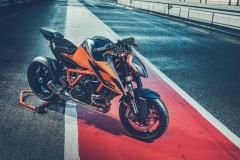 KTM-1290-SUPER-DUKE-R-LAUNCH-202025