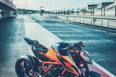 KTM-1290-SUPER-DUKE-R-LAUNCH-202032