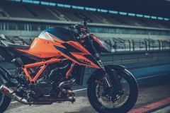 KTM-1290-SUPER-DUKE-R-LAUNCH-202061